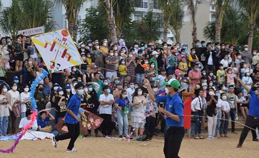 Khách dồn dập rủ nhau đi chơi, các tour du lịch liệu có 